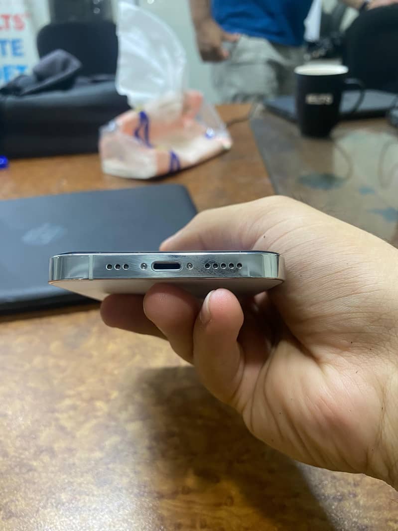 Apple iPhone 13 Pro 2