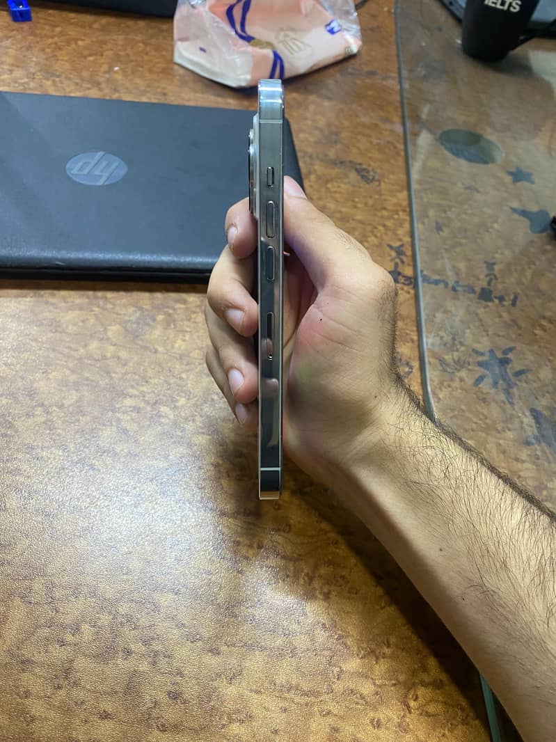 Apple iPhone 13 Pro 5