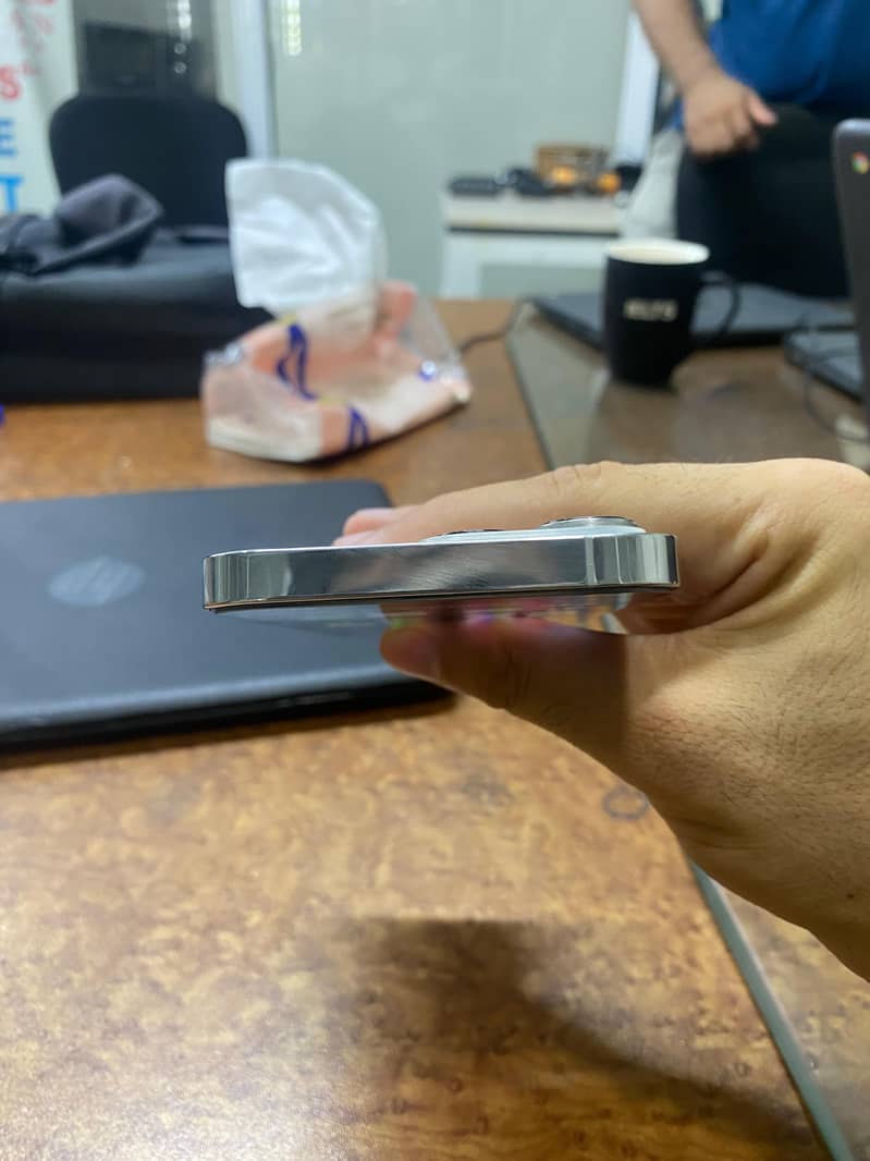 Apple iPhone 13 Pro 6