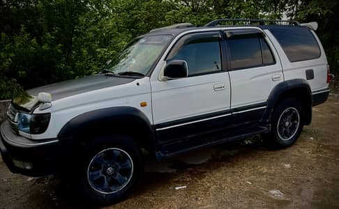 Toyota hilux surf 2.7 2000 model
