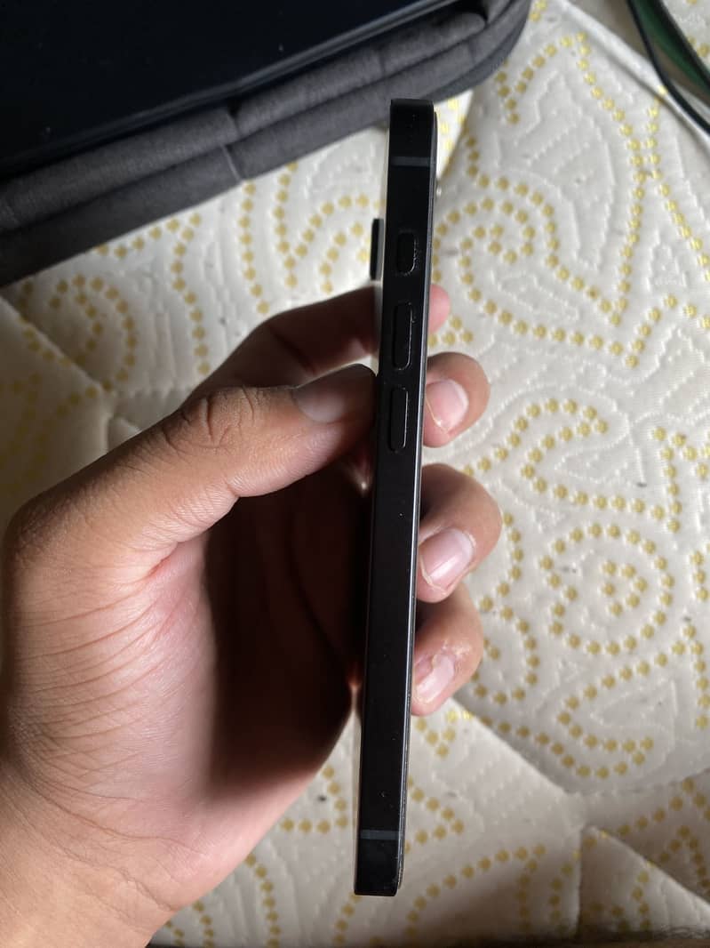 IPHONE 16E 2
