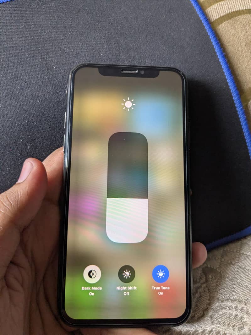 Apple iPhone X 4