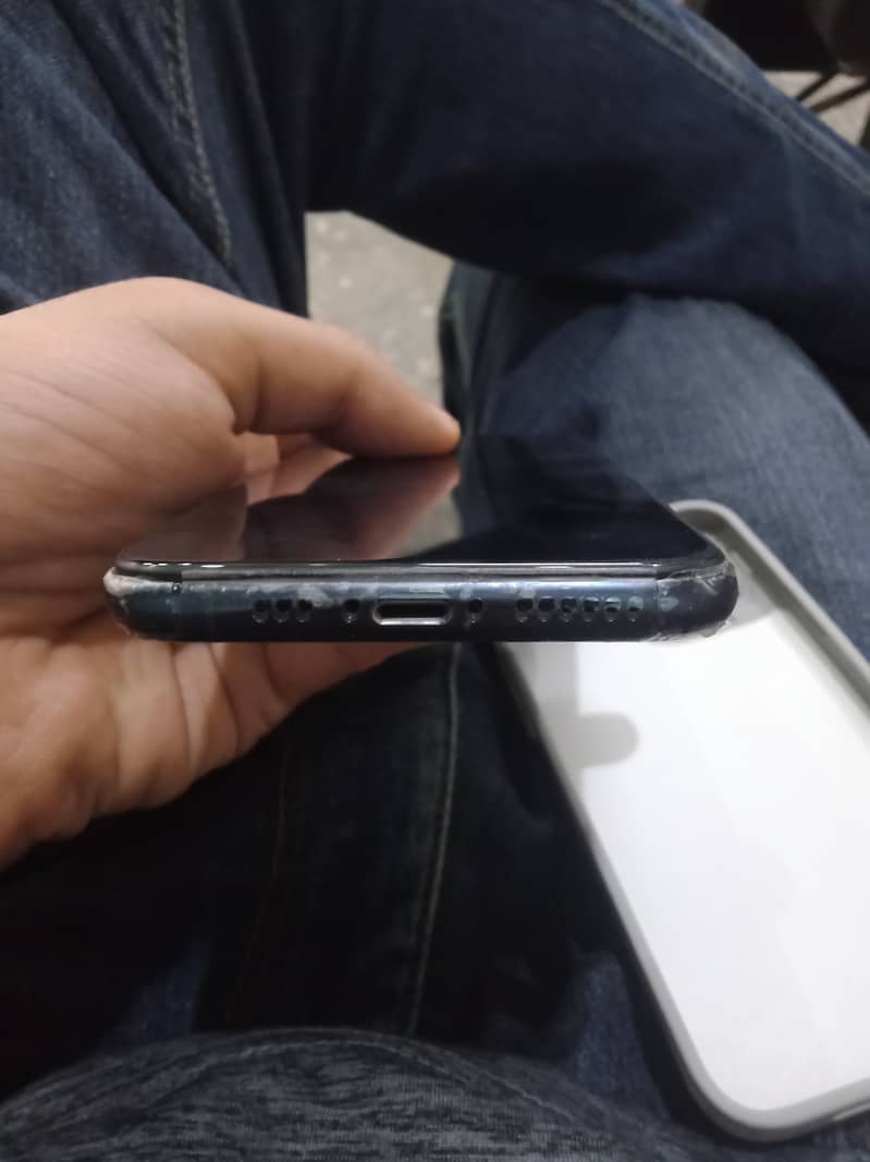 Apple iPhone 11 Pro 2