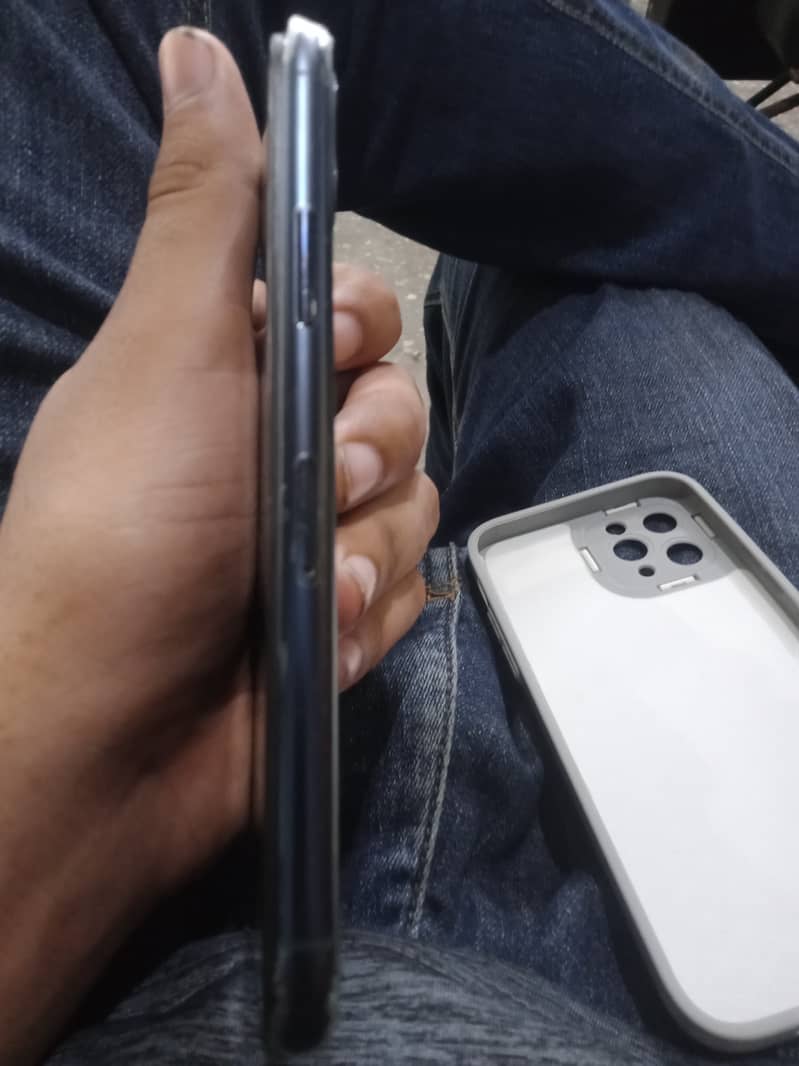 Apple iPhone 11 Pro 5