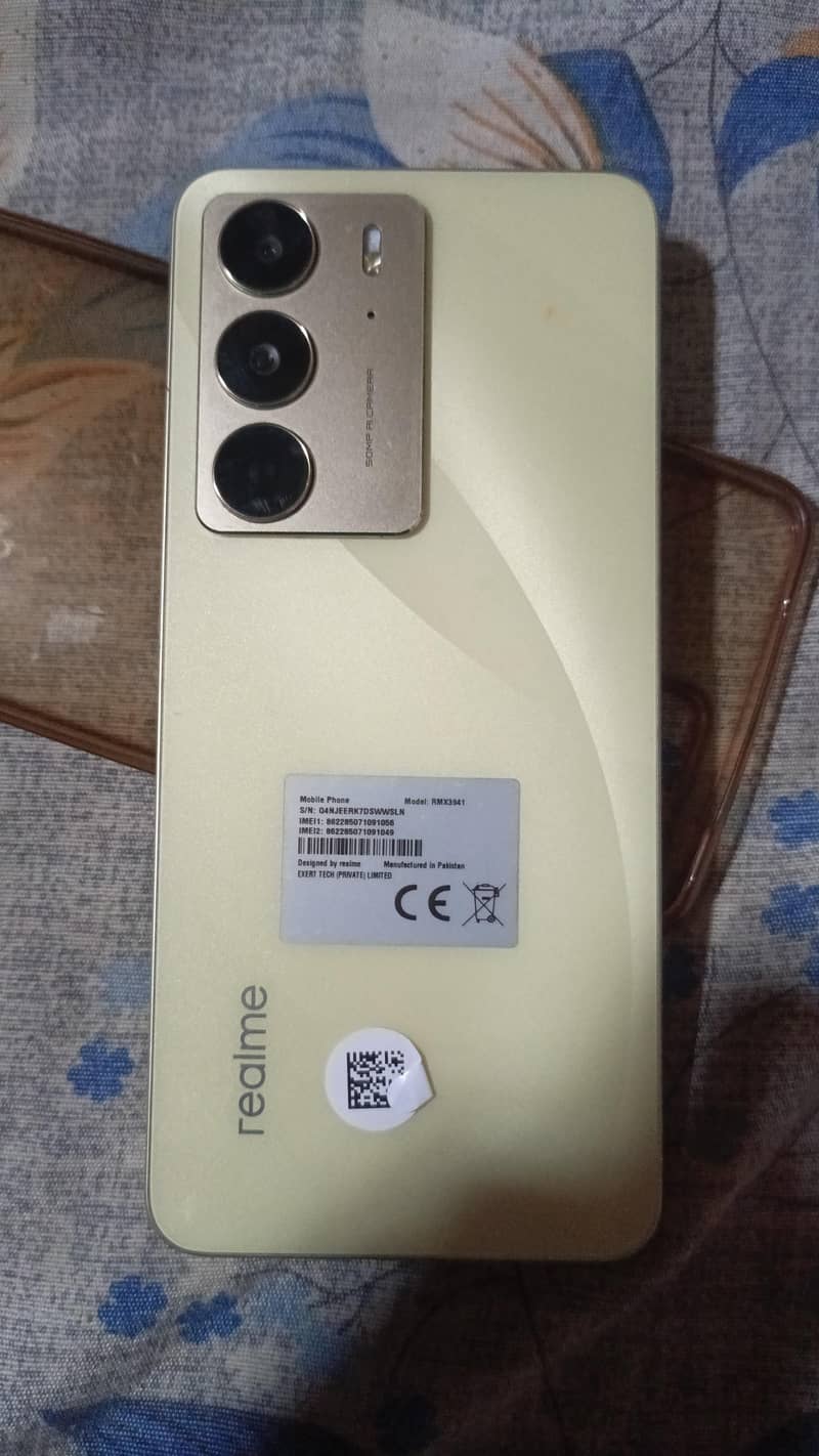 Realme C75 1