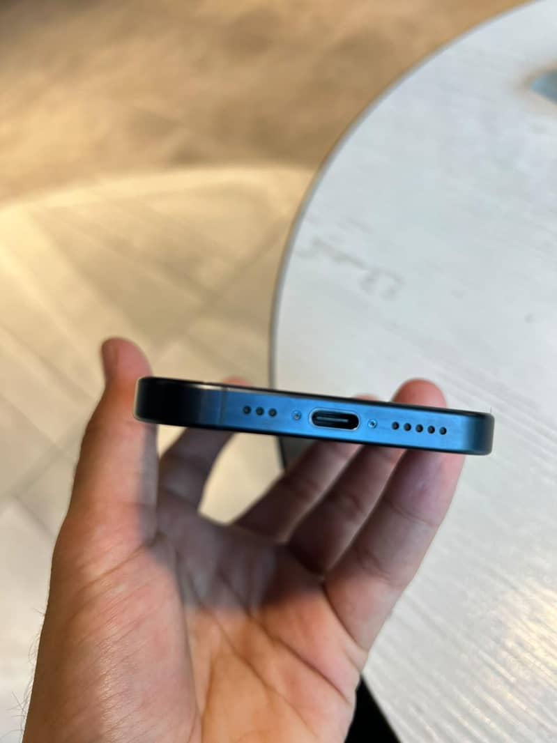 Apple iPhone 15 Pro 1