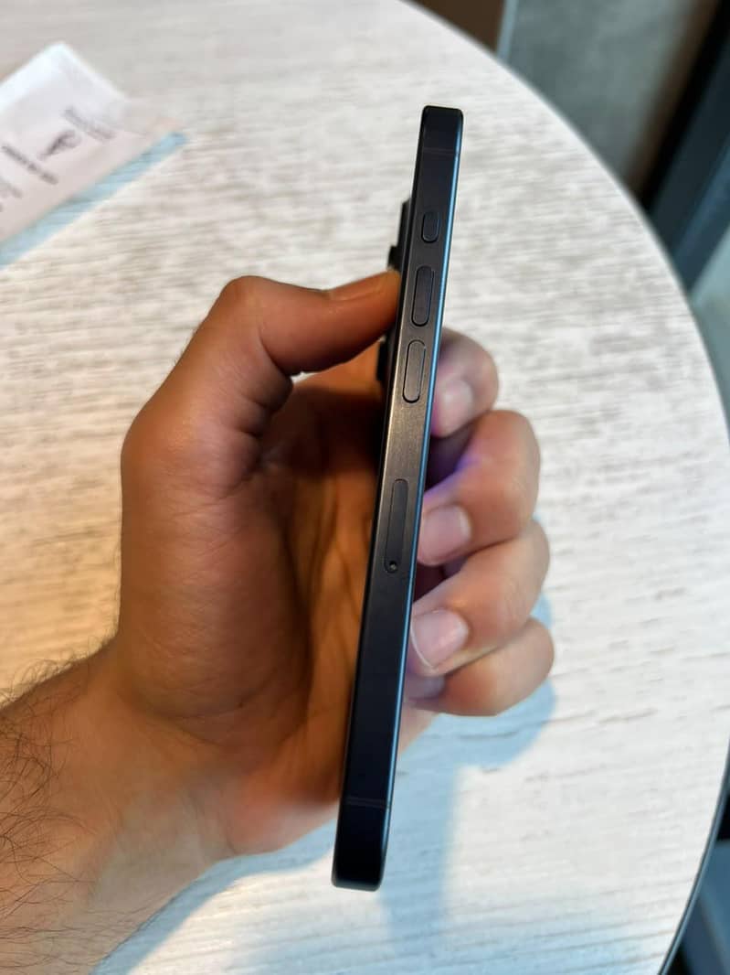 Apple iPhone 15 Pro 2
