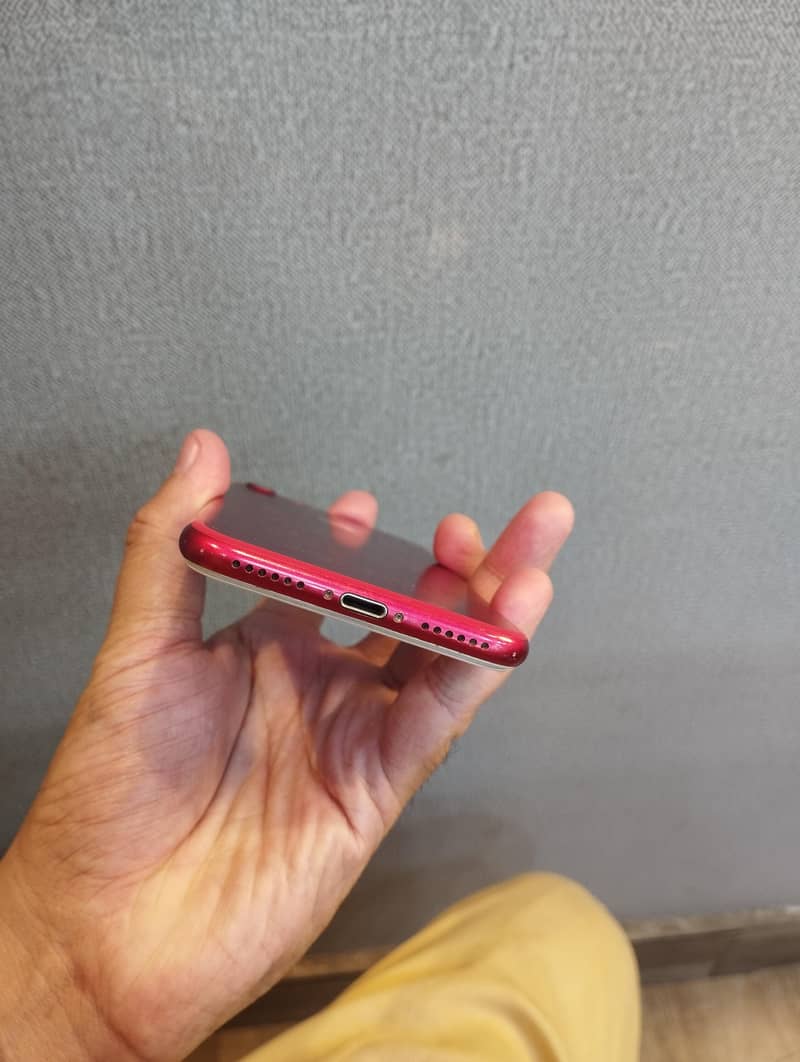 Apple iPhone 7 4
