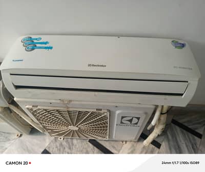 Electrolux 1.5 ton Ac Inverter 410Gas Good Condition!