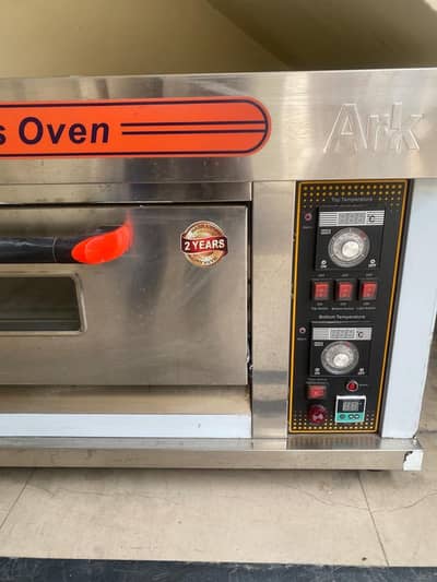 Ark commercial gas oven brand new