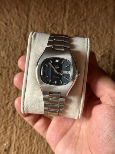 Seiko 5 original automatic watch date or time