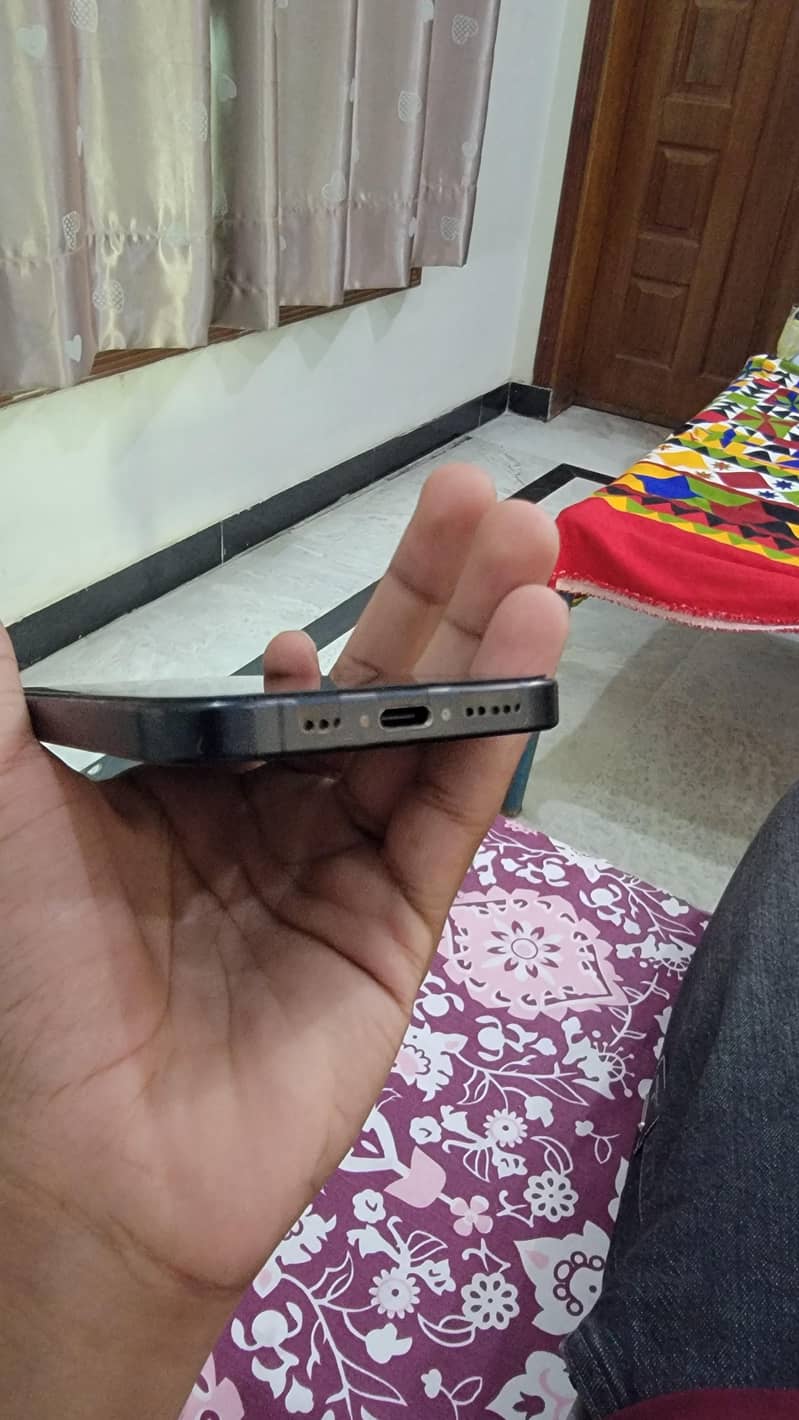IPHONE 15 PRO 2