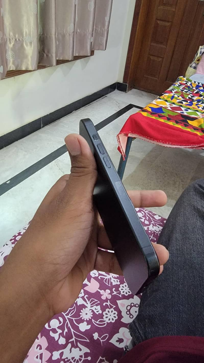 IPHONE 15 PRO 3