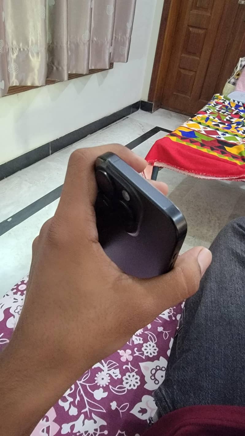 IPHONE 15 PRO 4