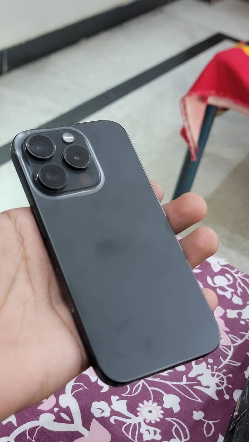 IPHONE 15 PRO 8