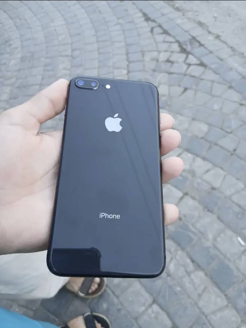 Apple iPhone 8 Plus 0