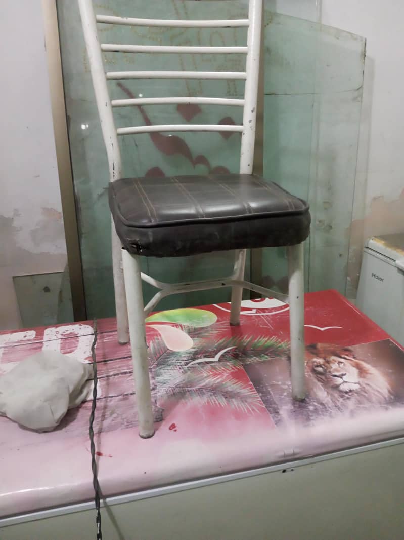 chairs 0