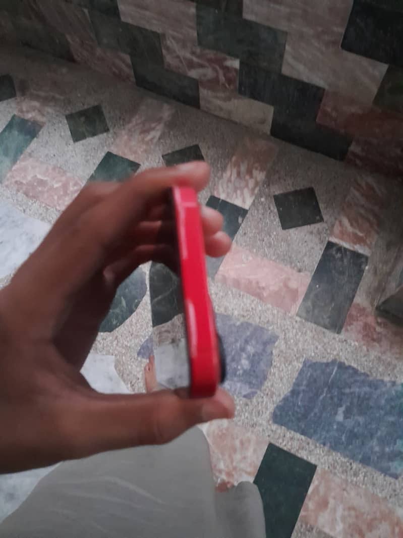 Apple iPhone 14 4