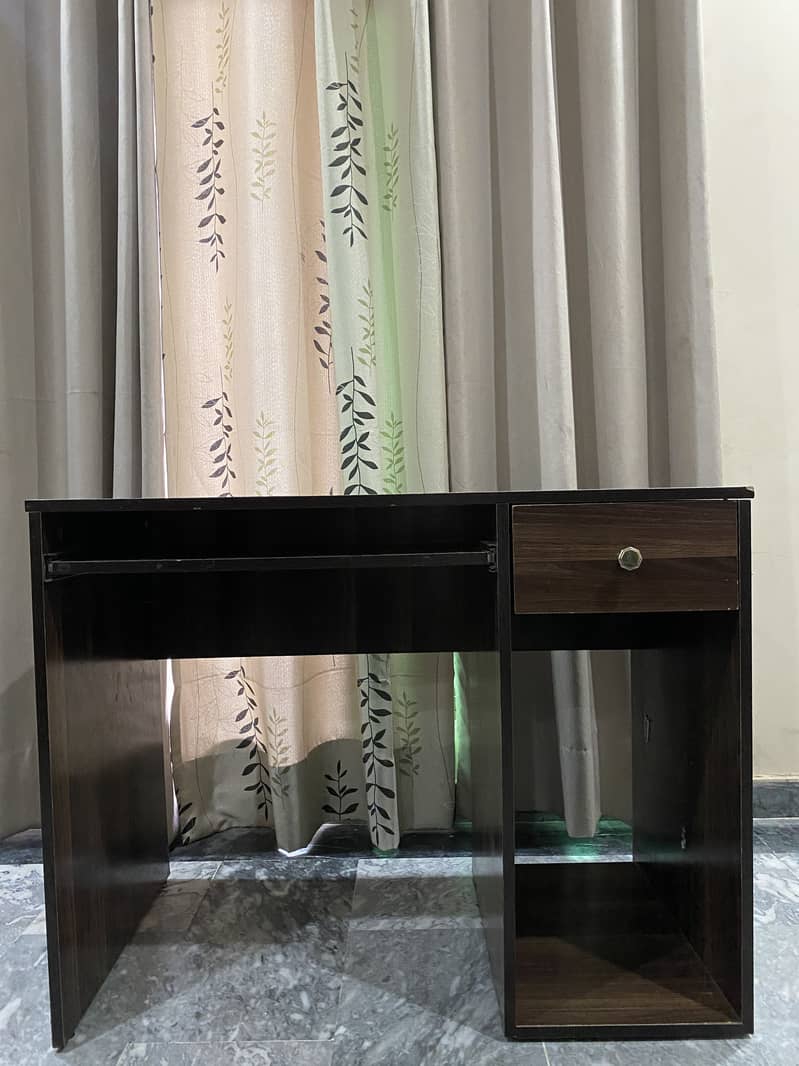 Study / Computer Table 0