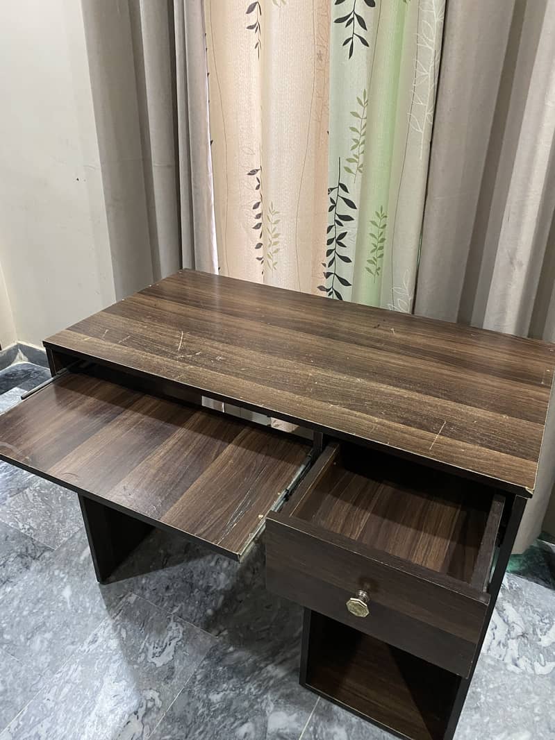 Study / Computer Table 4