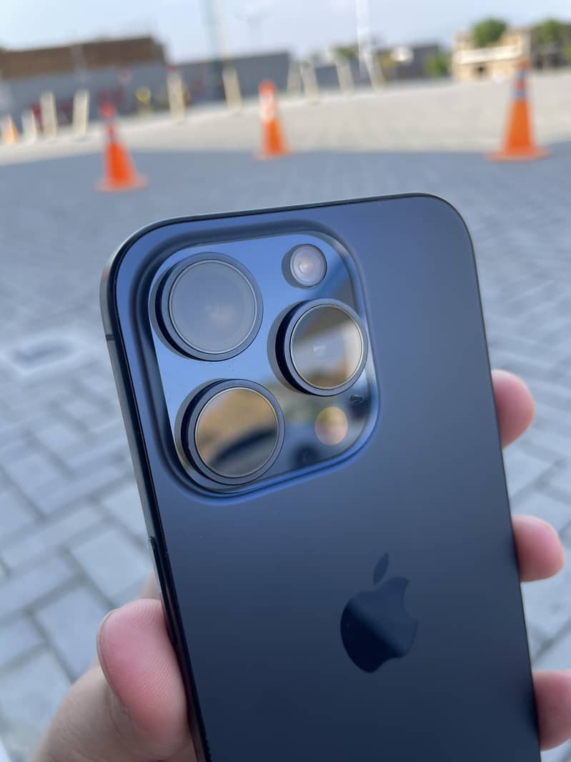 Apple iPhone 15 Pro 1
