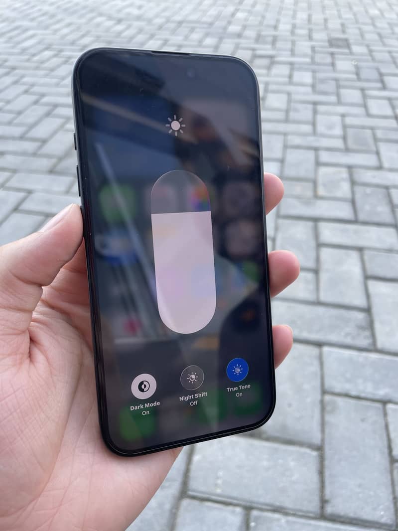 Apple iPhone 15 Pro 2