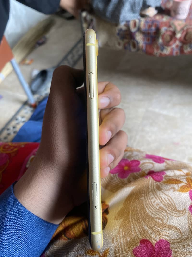 IPHONE XR 3