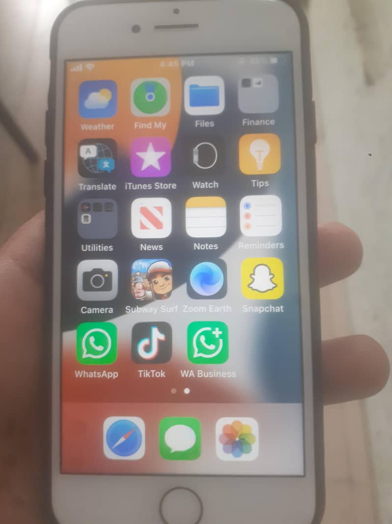Apple iPhone 7 0