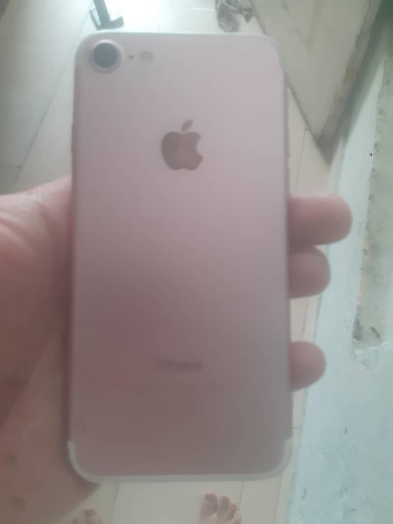 Apple iPhone 7 1