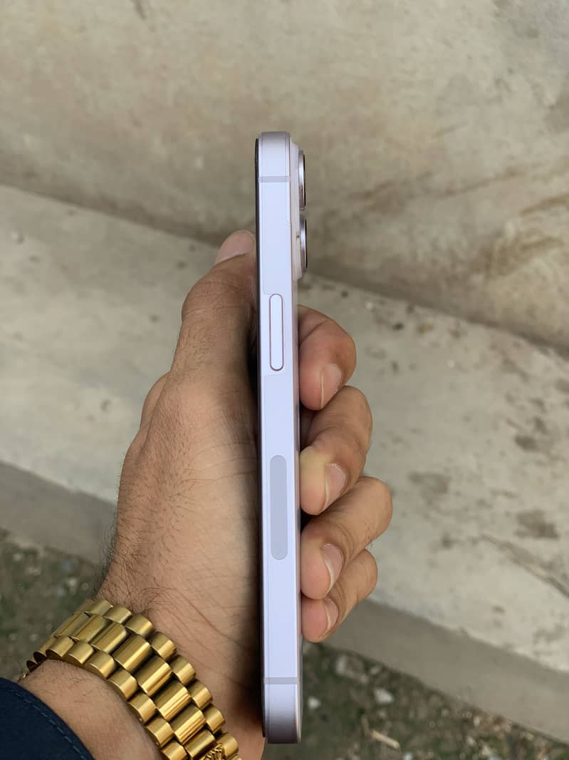 Apple iPhone 14 3