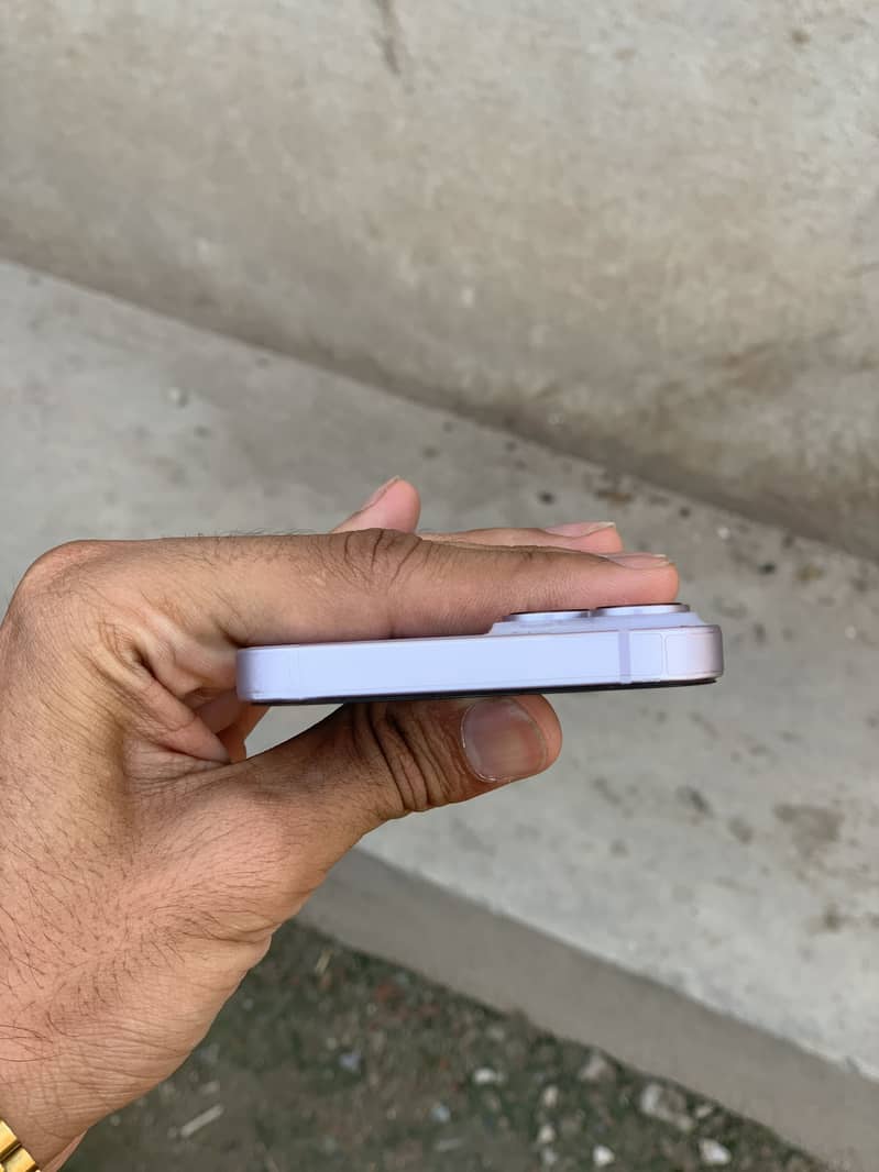Apple iPhone 14 4