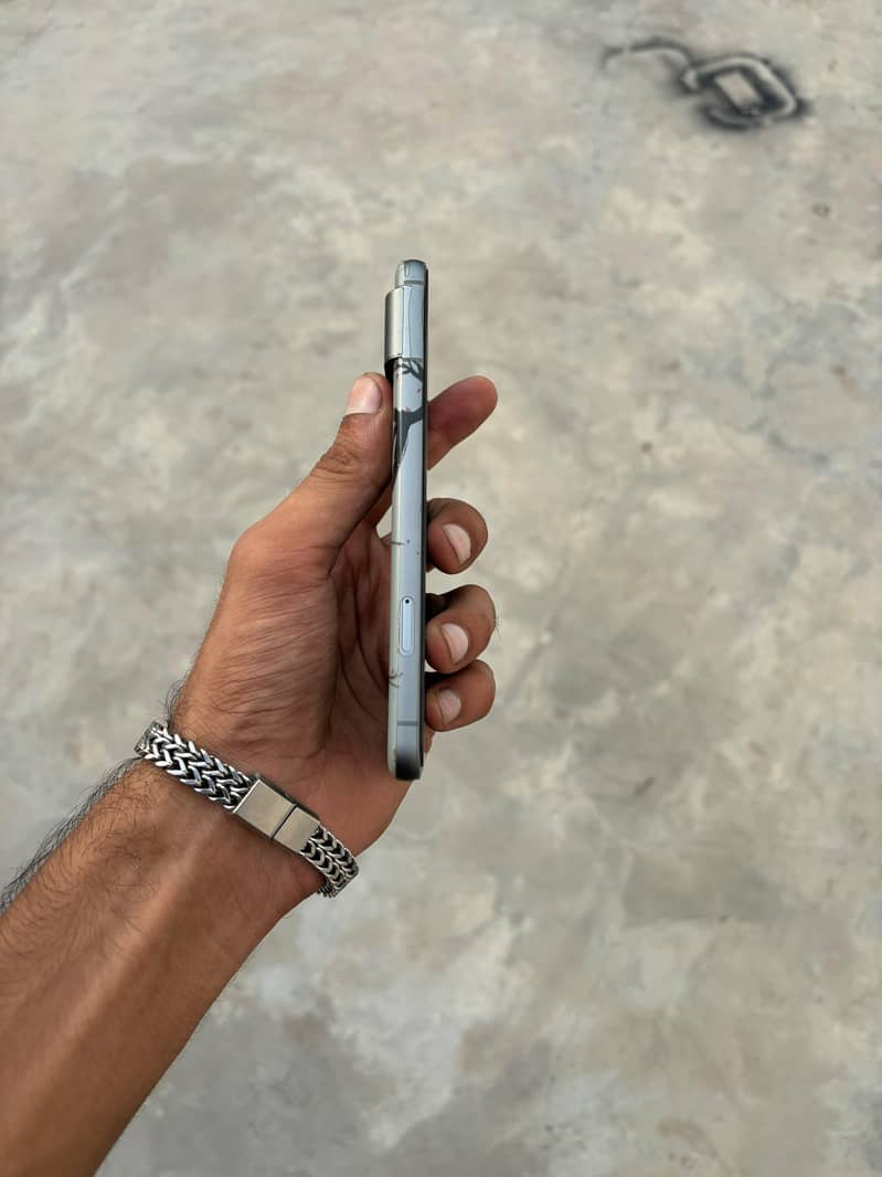 Google Pixel 8 4