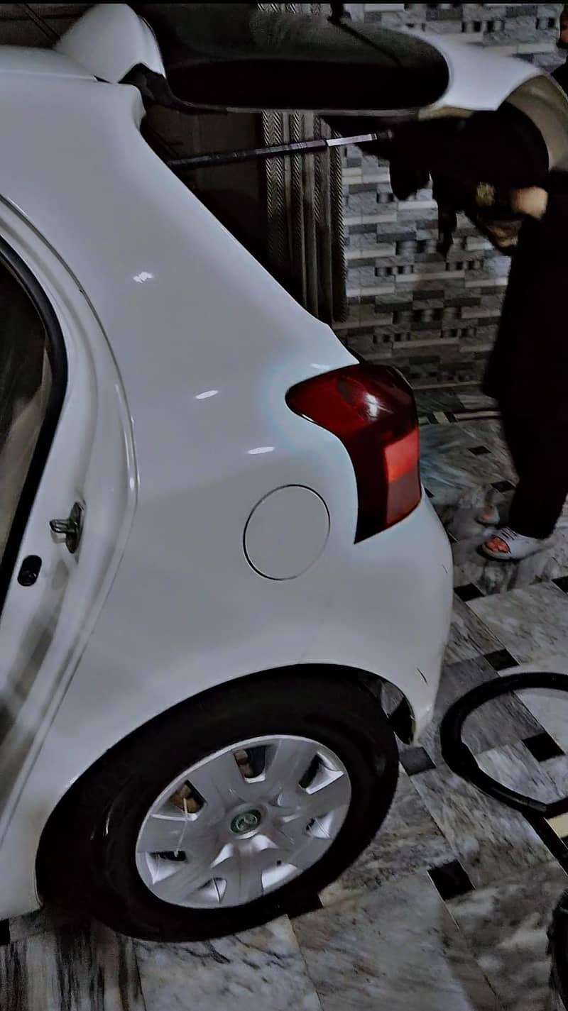 vitz 2007 2