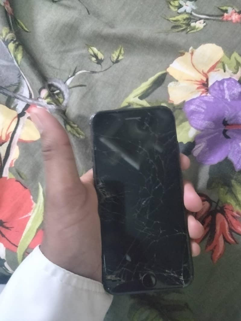 Apple iPhone 7 2