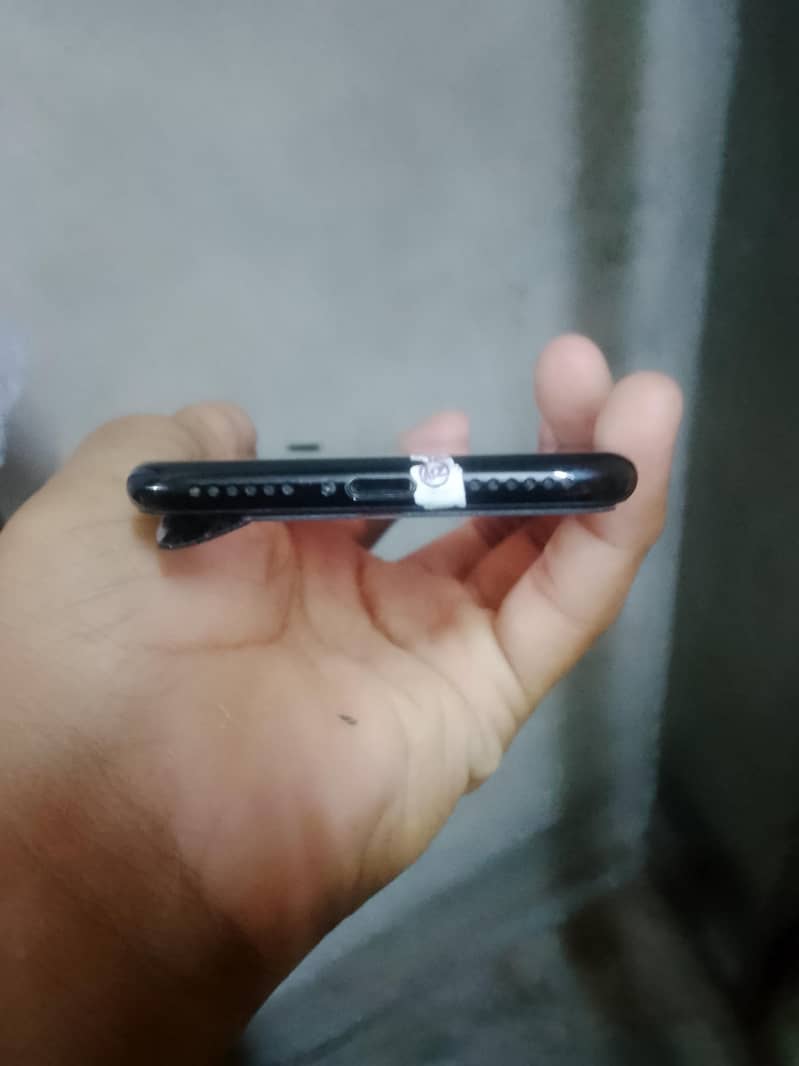 Apple iPhone 7 1