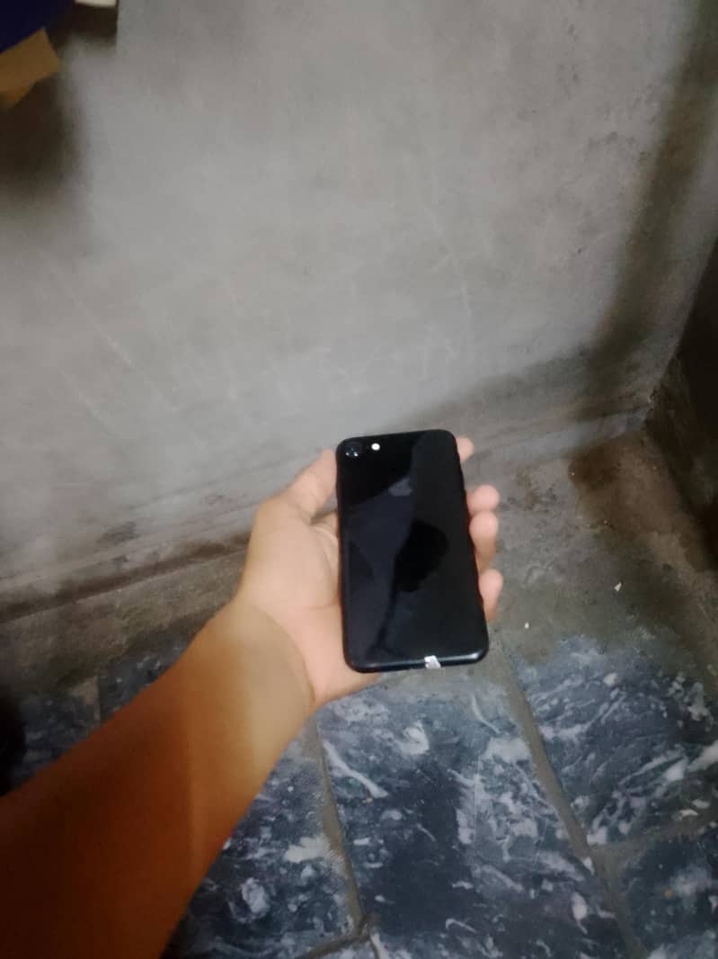 Apple iPhone 7 3