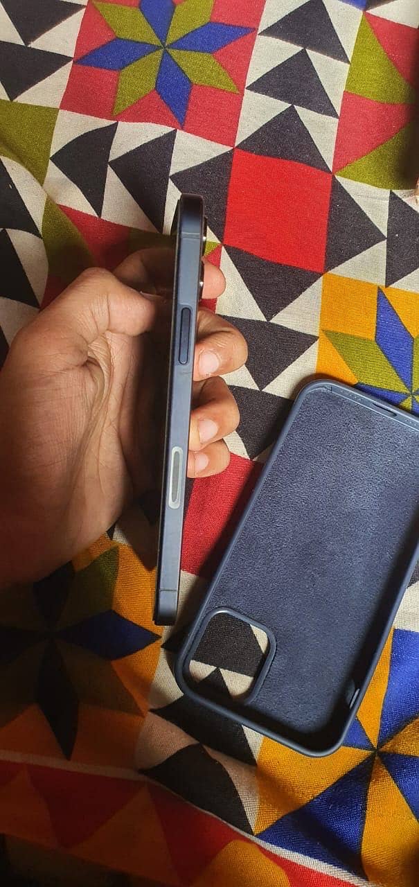 Apple iPhone 12 1