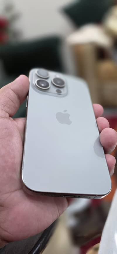 Apple iPhone 15 Pro