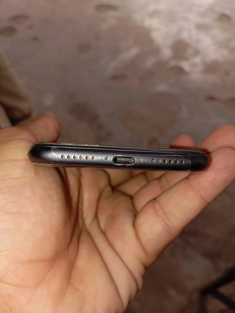 Apple iPhone 11 2