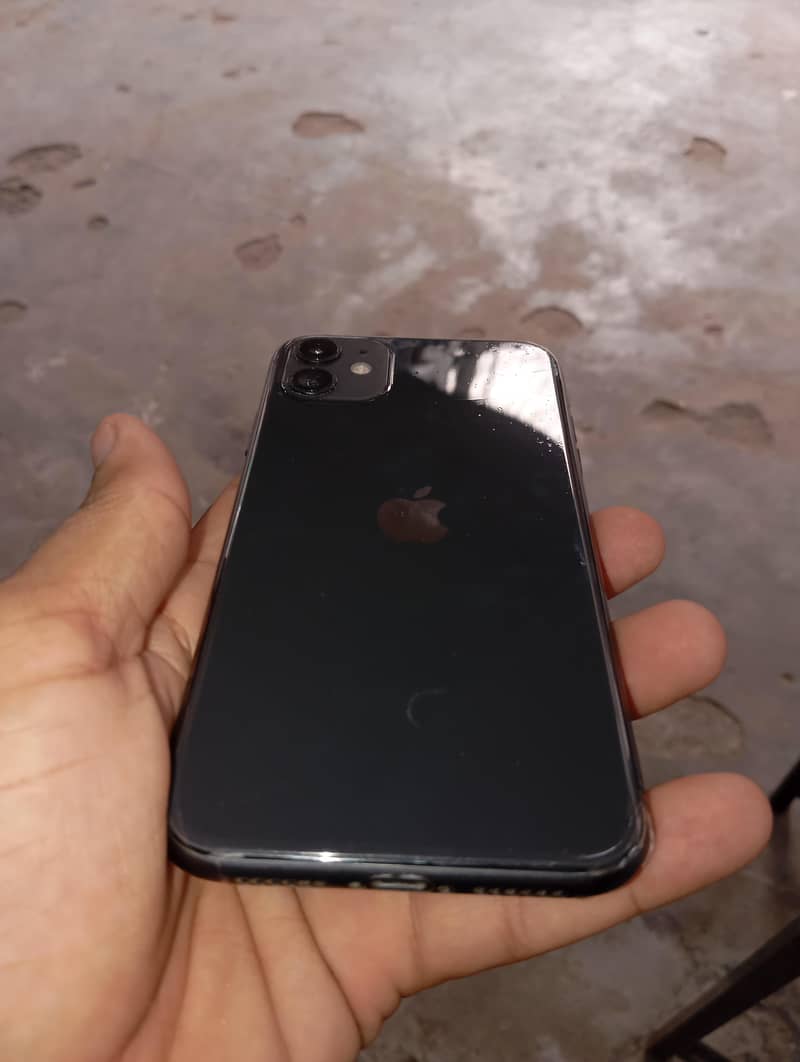 Apple iPhone 11 4