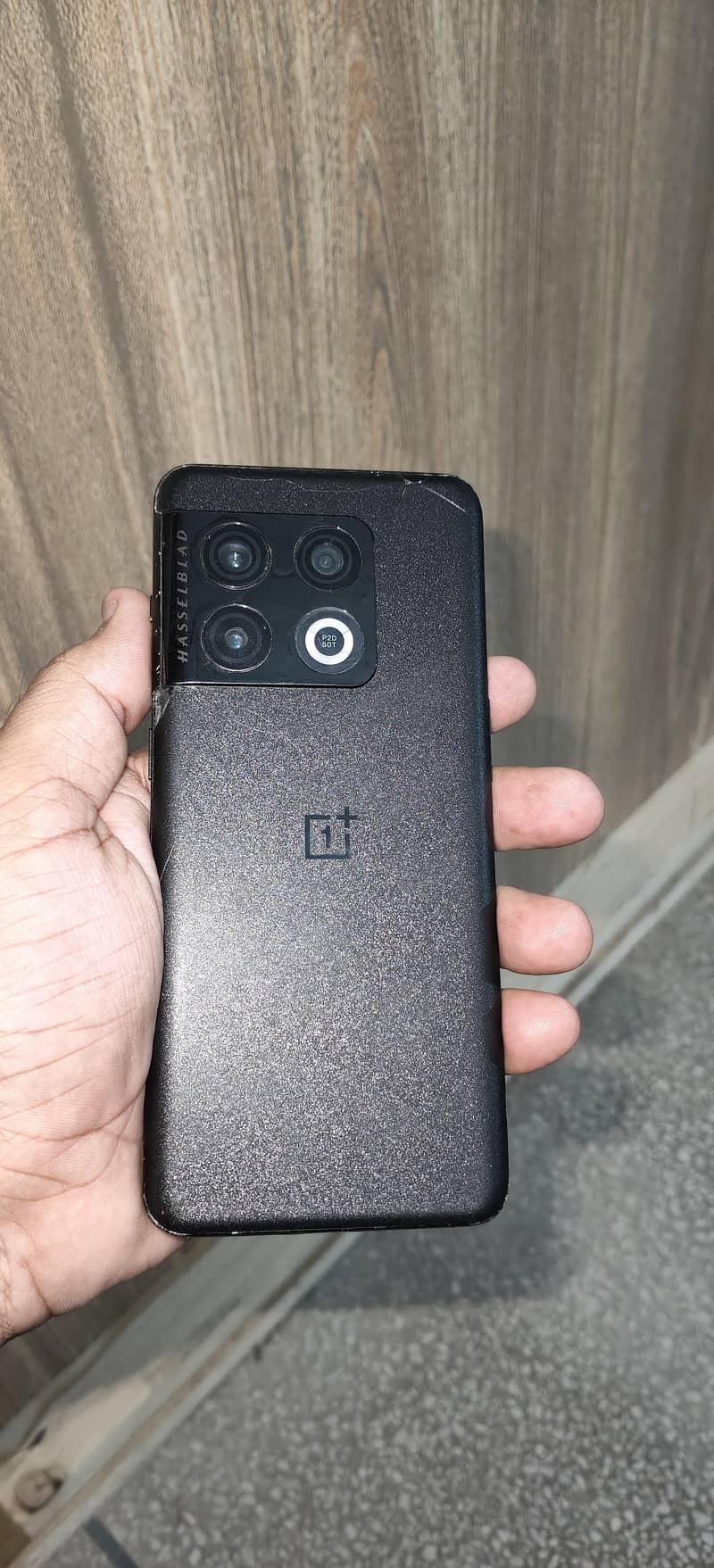 One Plus 10 Pro 4