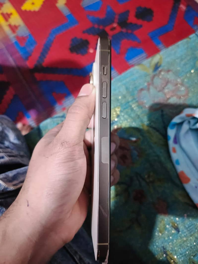 iPhone 14 Pro Max 3