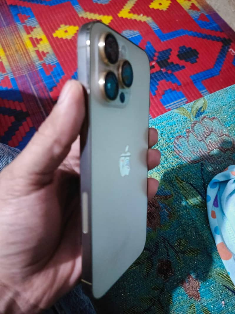 iPhone 14 Pro Max 7