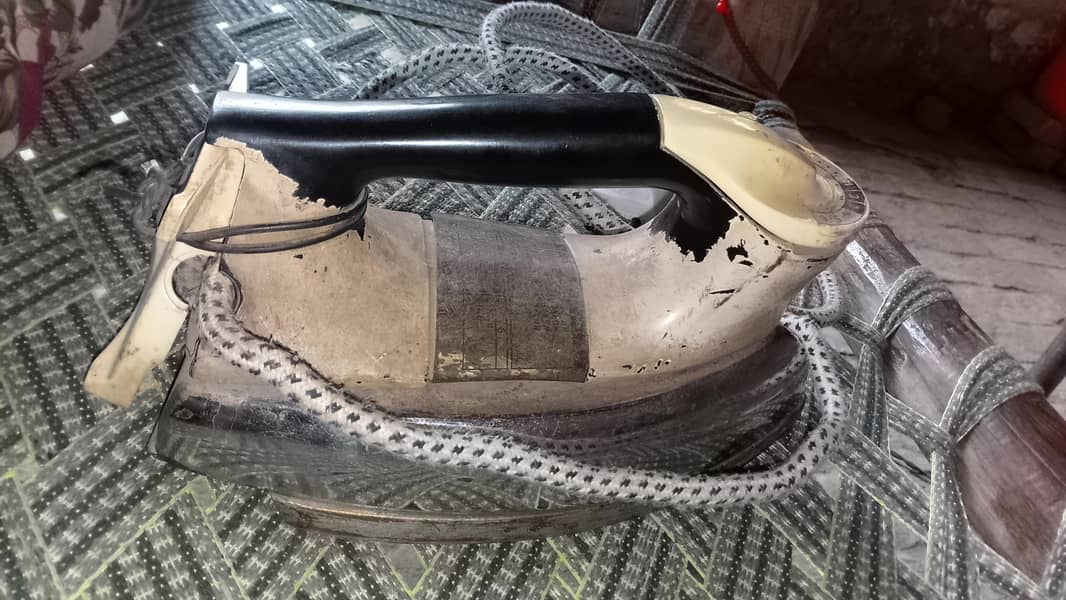 clothes iron 1