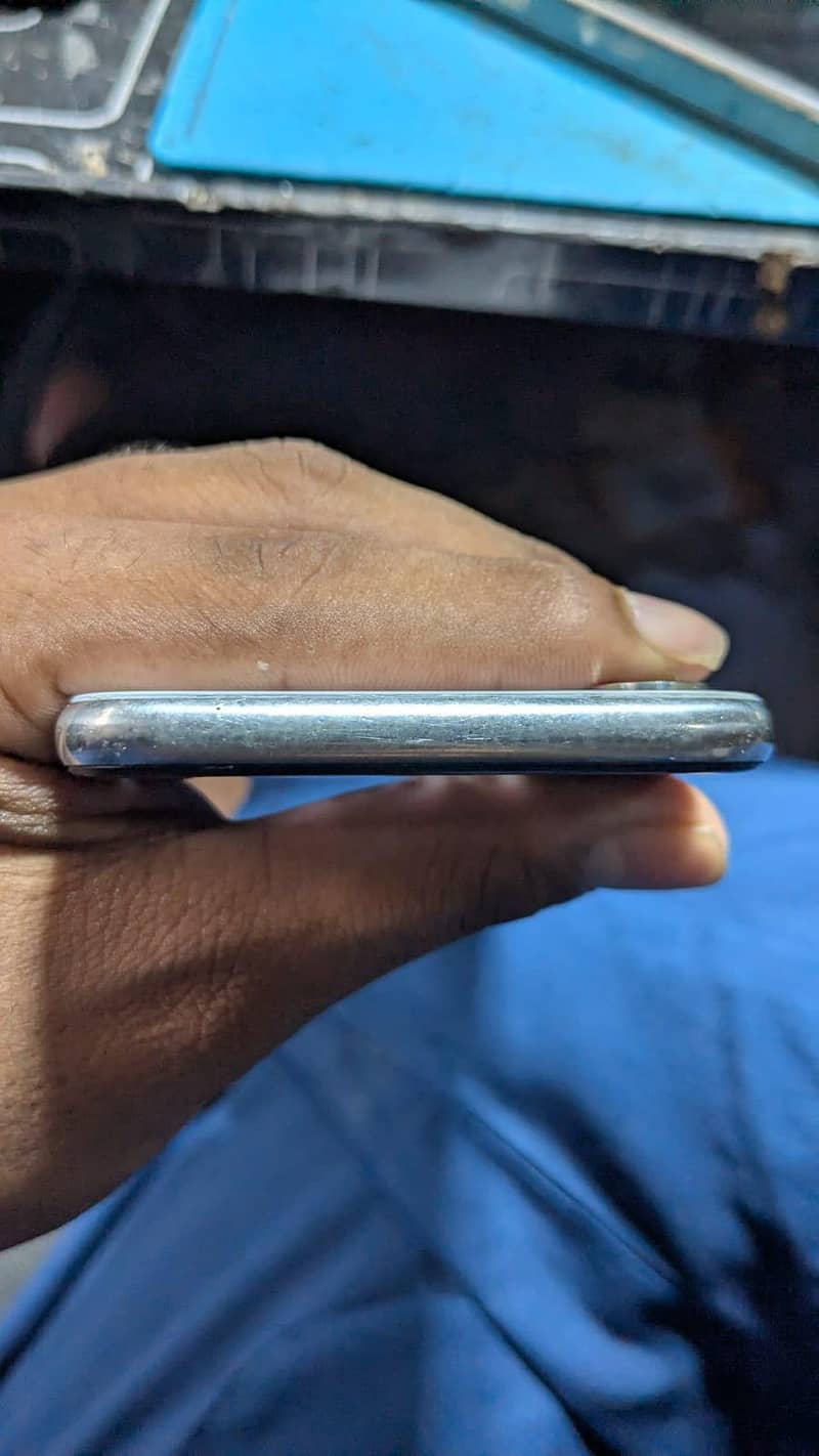Apple iPhone X 5