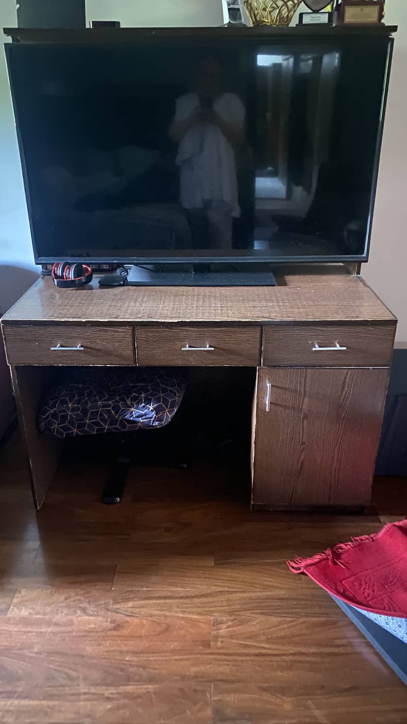 Office and study table 1