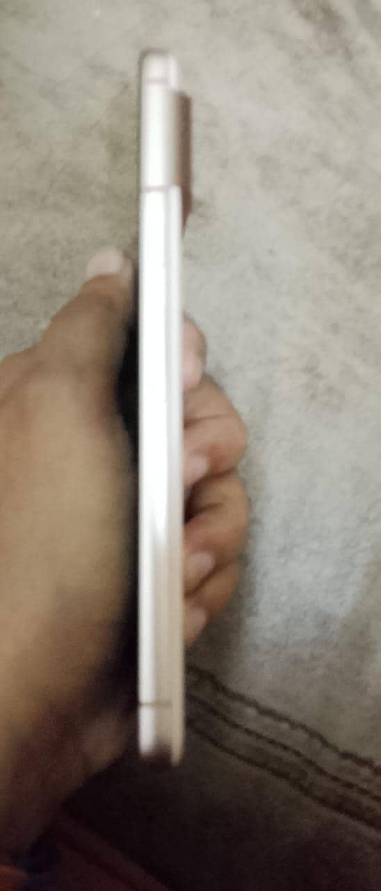 Google Pixel 8 4