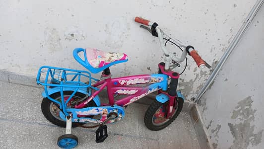 girls cycle