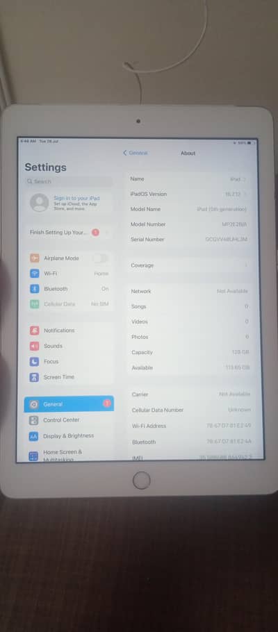 Apple IPad 5th Generation | 128GB | Sim time avalaible