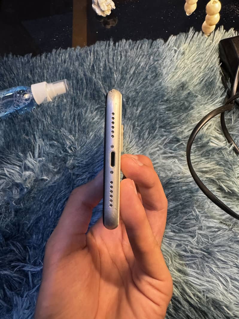 Apple iPhone 11 3